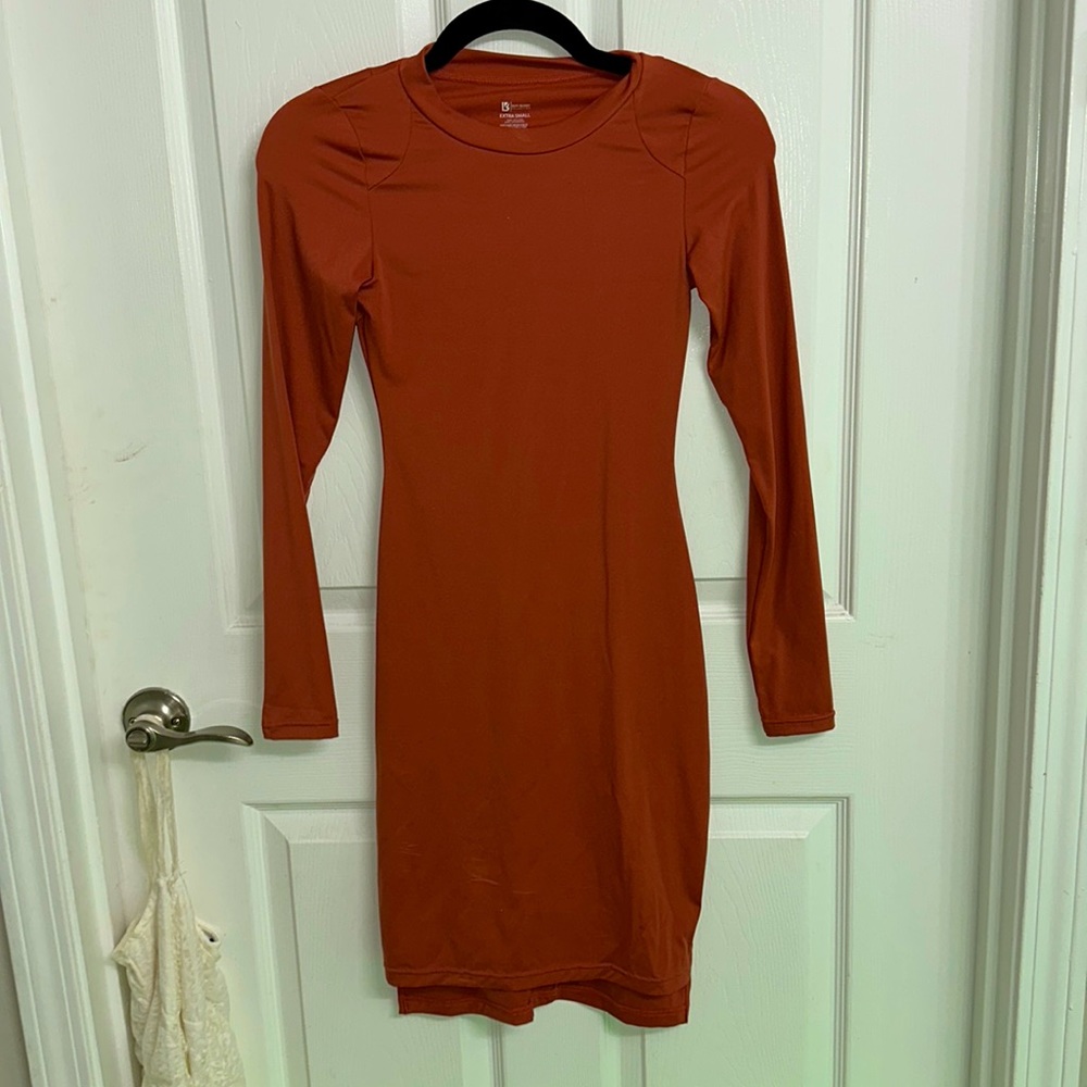 🦋✨•XS BUFFBUNNY COLLECTION terracotta color body con dress! Most buttery fabric